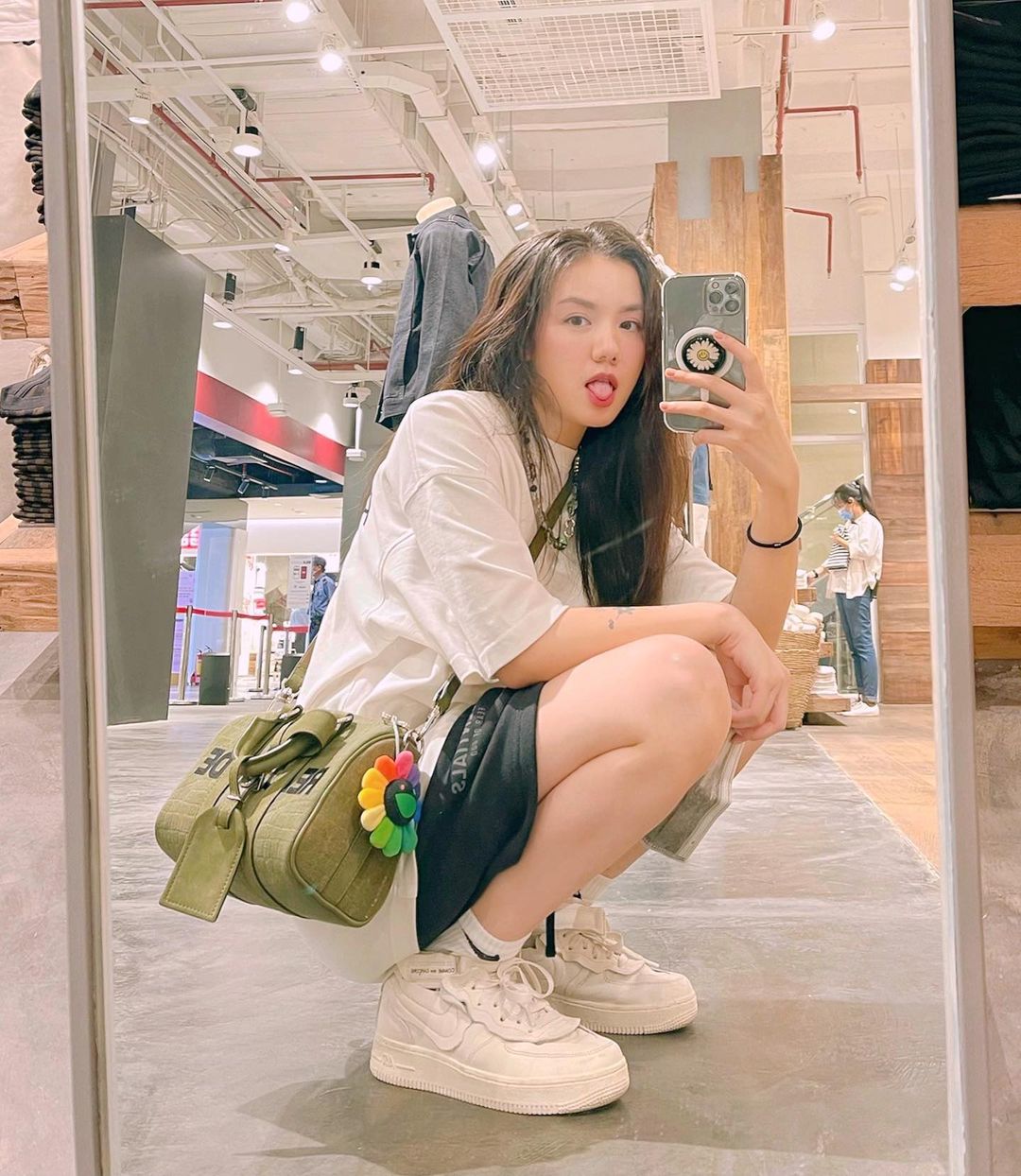 Hóng xem sao Việt diện đồ local brand nào trong tuần qua, chị em dễ sắm theo ngay để có style chanh sả - Ảnh 6. Hóng xem sao Việt diện đồ local brand nào trong tuần qua, chị em dễ sắm theo ngay để có style chanh sả - Ảnh 6.