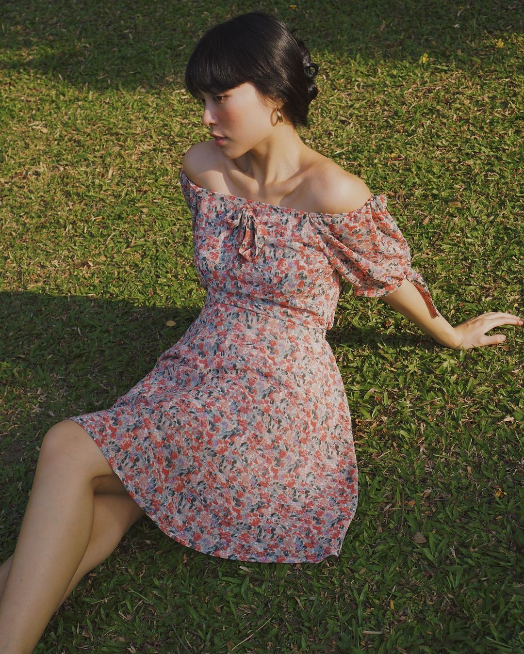 Thiều Bảo Trâm diện váy hoa xinh mê ly, bóc mác mới biết là hàng mua online chỉ 265k - Ảnh 9. Thiều Bảo Trâm diện váy hoa xinh mê ly, bóc mác mới biết là hàng mua online chỉ 265k - Ảnh 9.