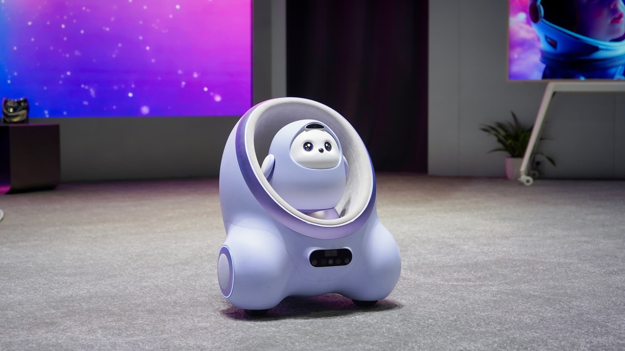 Robot trợ lý TCL AiMe