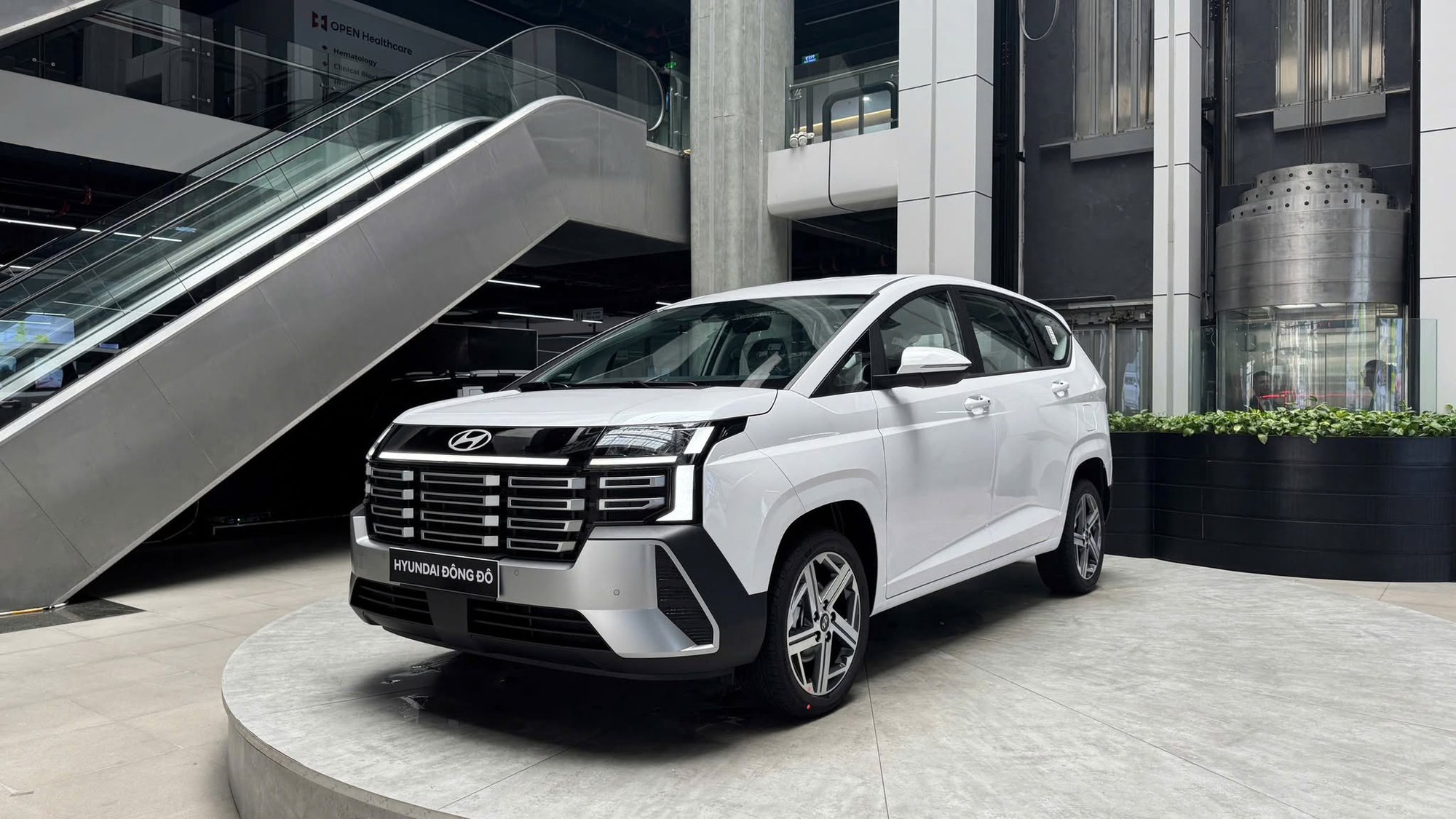 Hyundai Stargazer