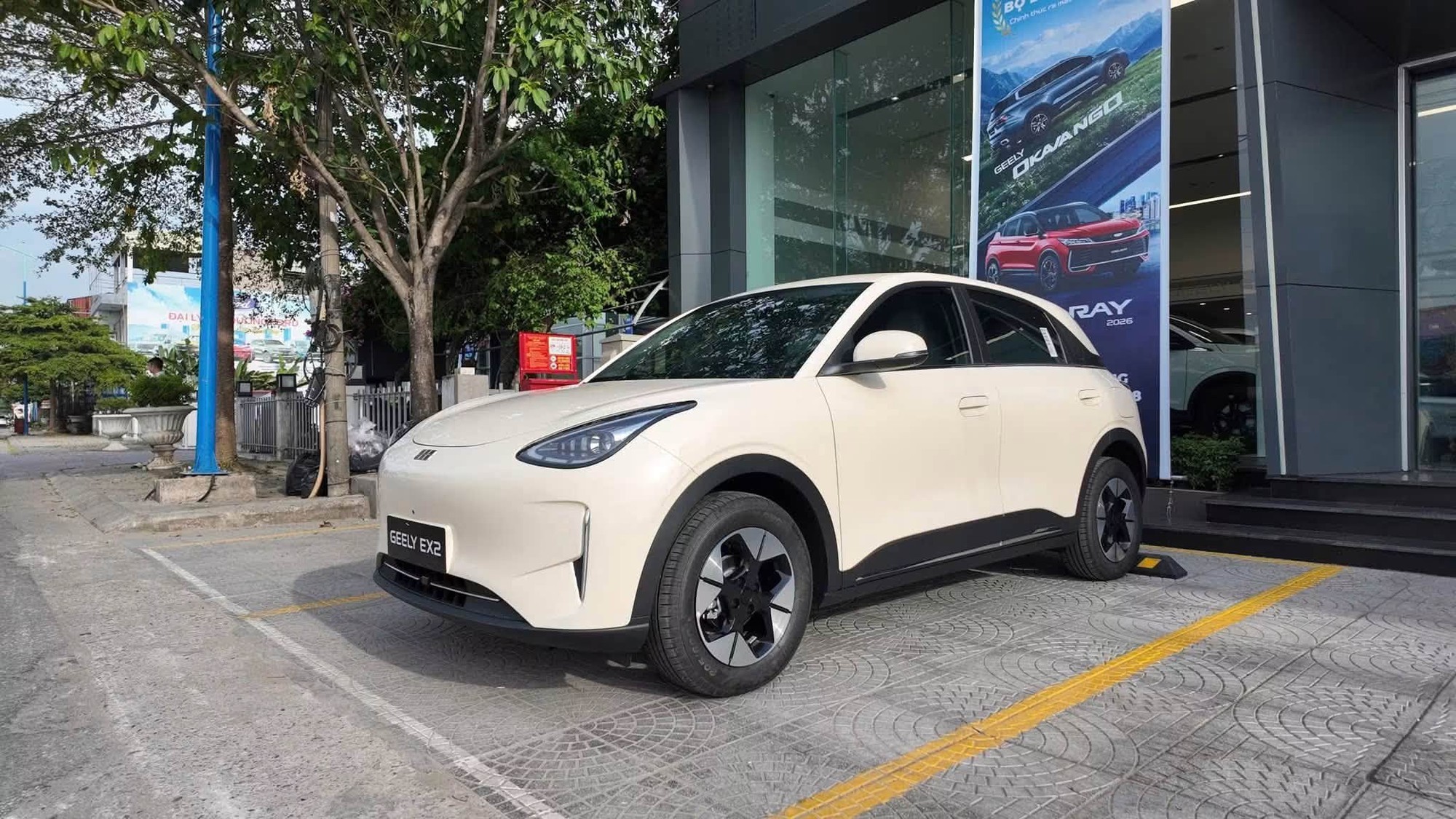 Geely EX2