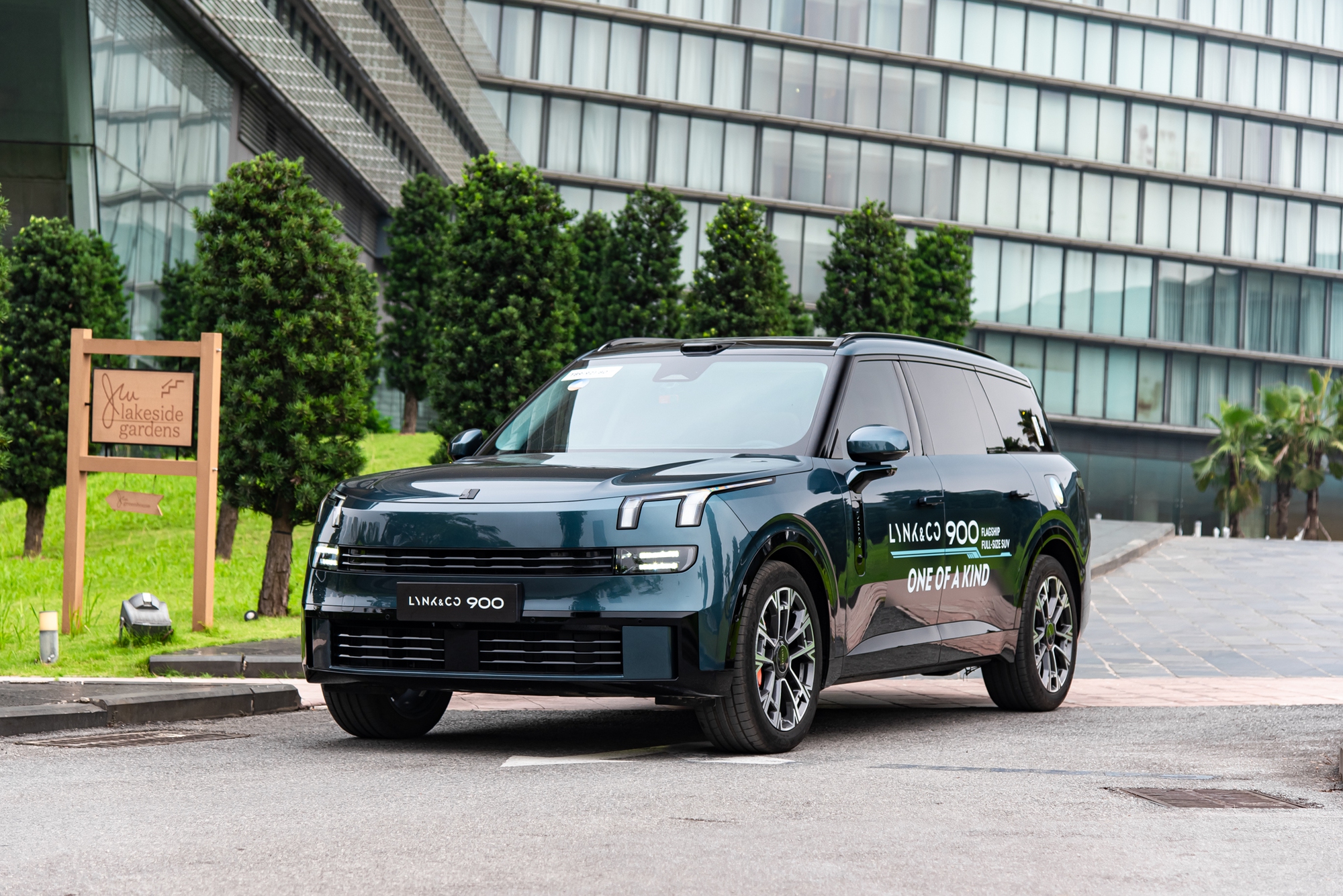 Lynk & Co 900 PHEV