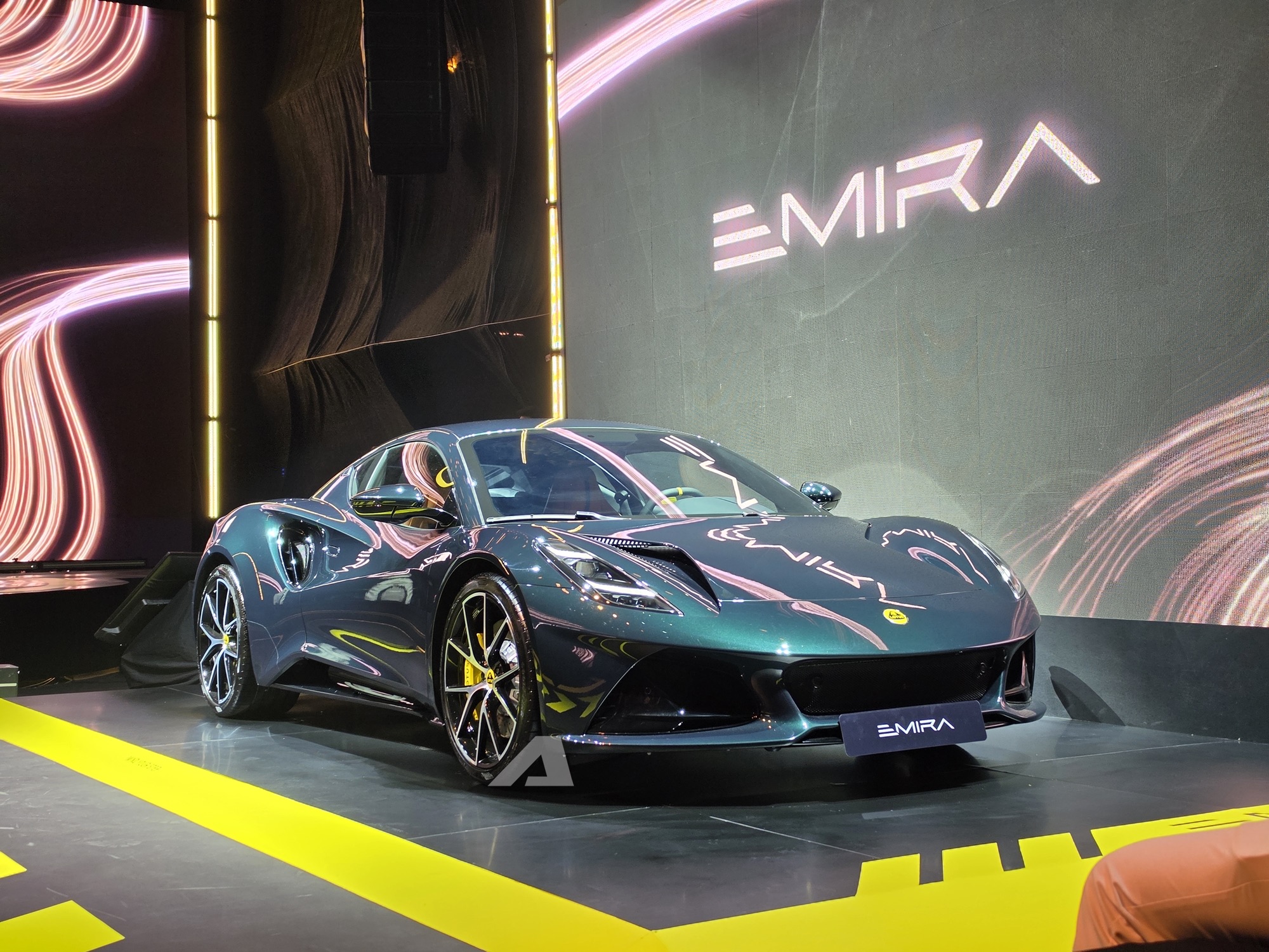 Lotus Emira