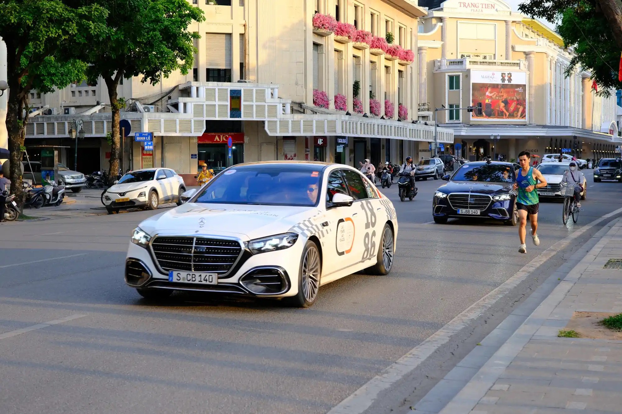 Hành trình 140 Year 140 Places của Mercedes-Benz đến Việt Nam