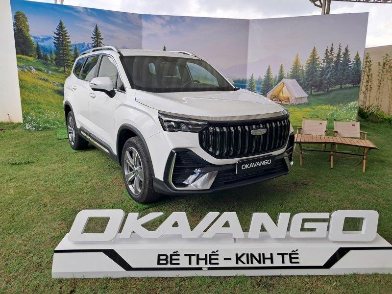 Tạp chí Ô tô xe máy Việt Nam – Geely Okavango 2026: SUV 7 chỗ đạp ga vào cua, cày lốp rít như xe đua nhưng không sợ lật